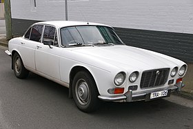1973 Jaguar XJ6 (Series I) 4.2 SWB sedan (2015-08-02) 01.jpg